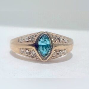 Vintage Finesse Gold Tone & Crystal Ring - Size 8 - New Old Stock